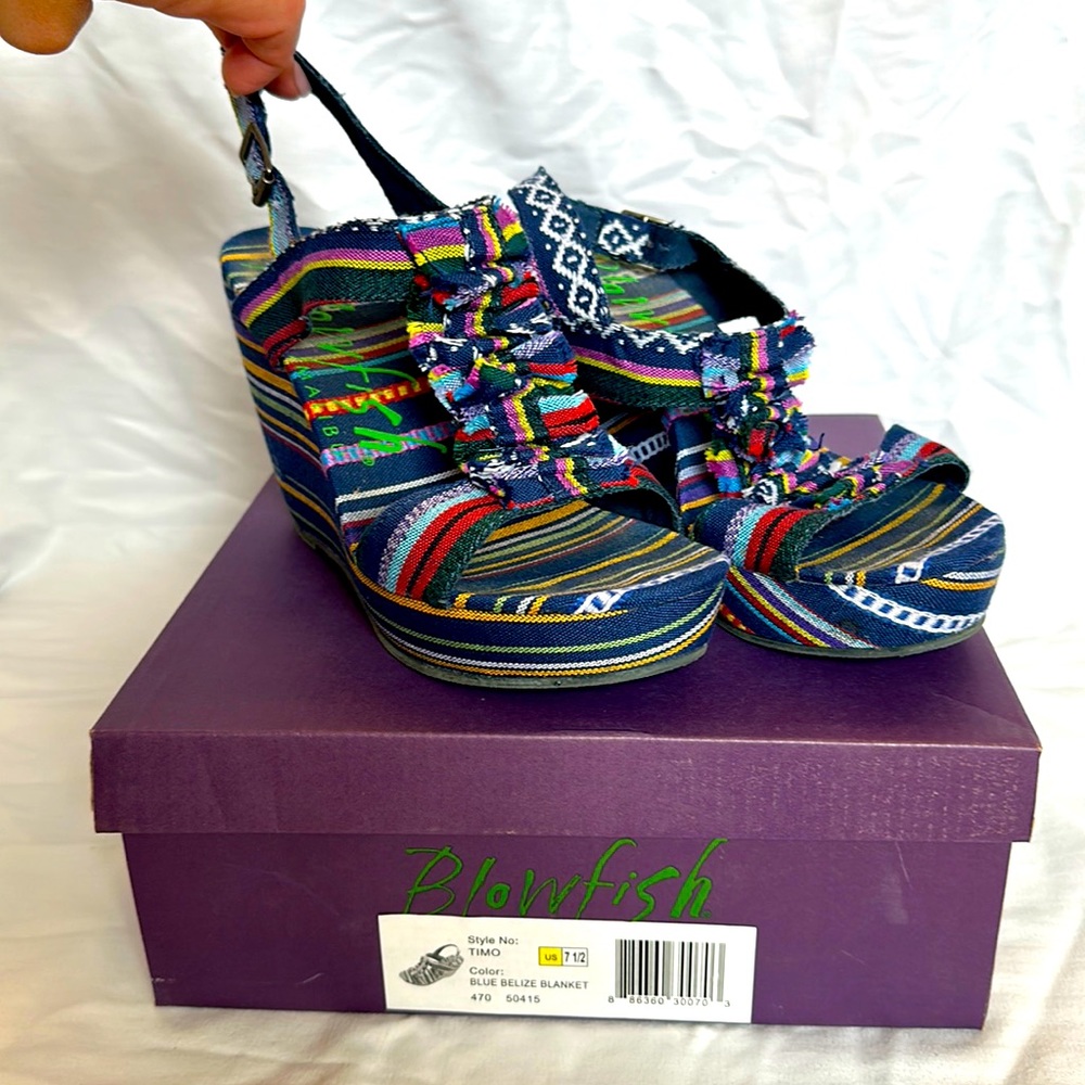 Blowfish Malibu size 7.5 Blue Belize Blanket wedges